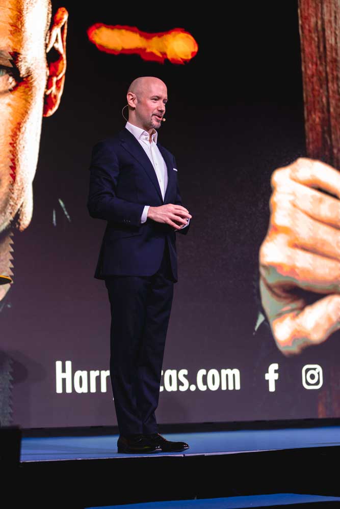 Mentalist & Entertainer Harry Lucas sorgt mit hochwertiger Unterhaltung f�r Begeisterung auf Firmenfeiern & Firmenevents in Wien, �sterreich und ganz Europa. Foto PORR