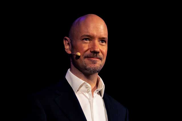 Mentalist Harry Lucas auf der Bühne – Foto Harald Schwack