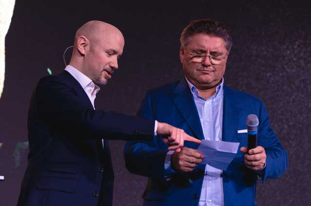 Mentalist & Entertainer Harry Lucas begeistert mit seinem Unterhaltungsprogramm auf Firmenfeiern & Firmenevents in Wien, Österreich und ganz Europa. Foto PORR