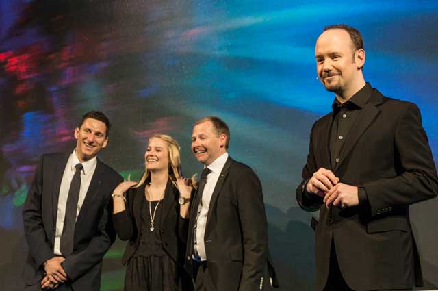 Mentalist & Entertainer Harry Lucas begeistert mit seiner interaktiven Show auf Weihnachtsfeiern. Foto Andreas Waldschuetz
