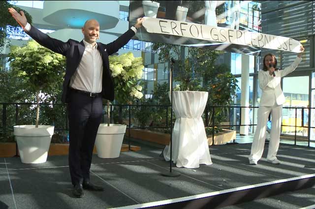 Massgeschneiderte Shows von Mentalist Harry Lucas. Foto Screenshot