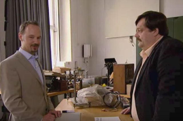 Harry Lucas beeinflusst Entscheidungen von Science Buster Prof. Werner Gruber. Foto Screenshot ORF